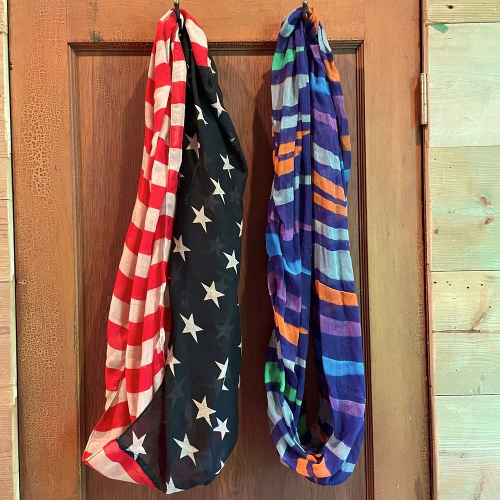 Set of 2 Infinity scarves - EUC